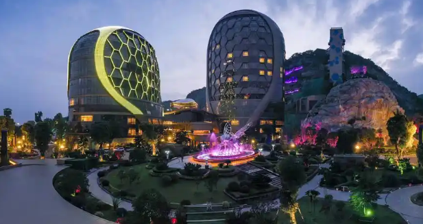 西湖畔旅游开发有限公司轮播图1
